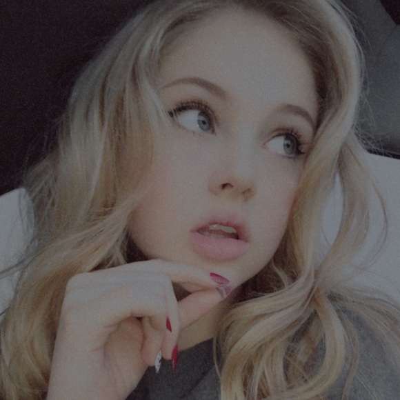 Meet your Posher, Amy - Picture 2 of 2